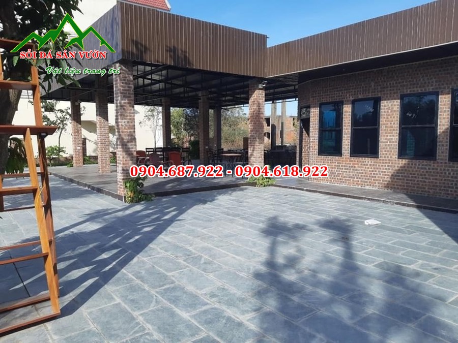 đá xanh rêu lát sân vườn