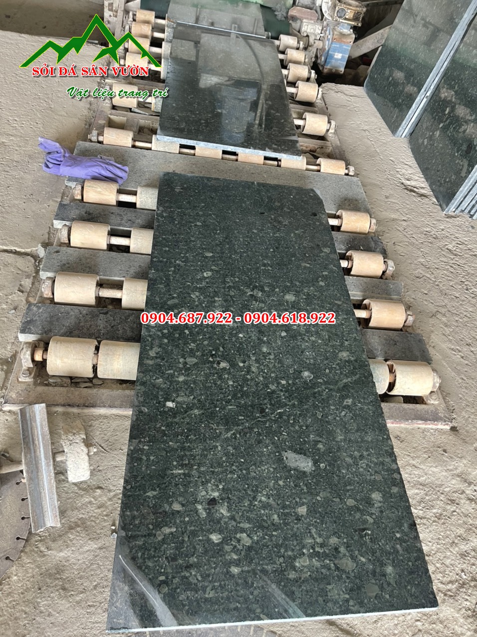 Đá xanh rêu tại xưởng