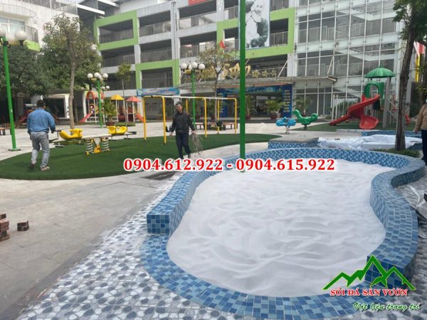 cát làm sân chơi cho trẻ em