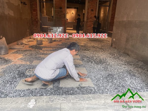 sỏi đen quay trang trí quán cafe