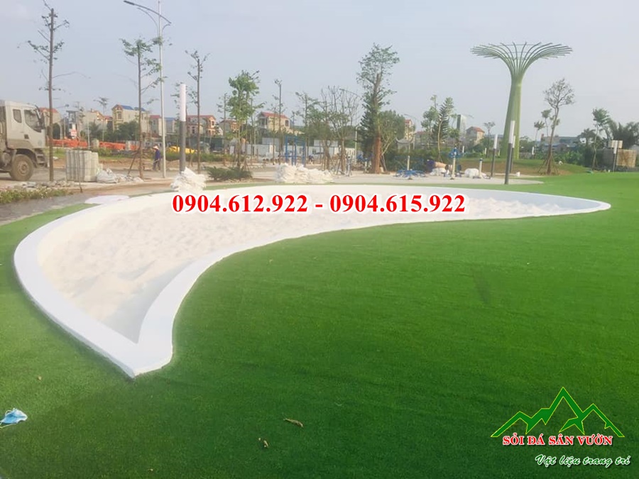 cát trắng mịn rải sân golf