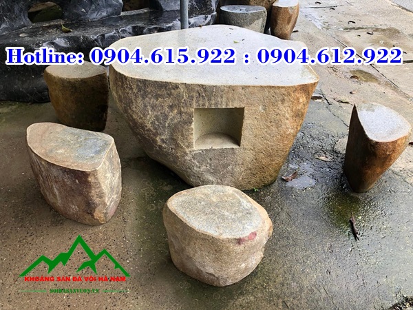 ban-ghe-da-cuoi-tu-nhien