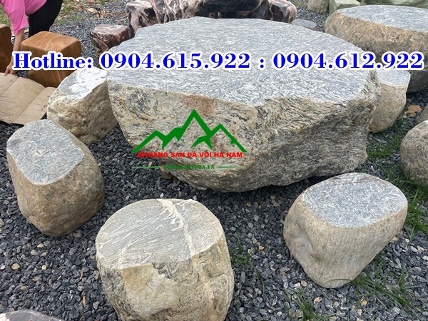 ban-ghe-da-cuoi-tu-nhien