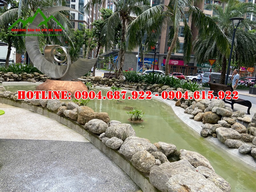 Đá cuội vân mây làm hồ cá đẹp